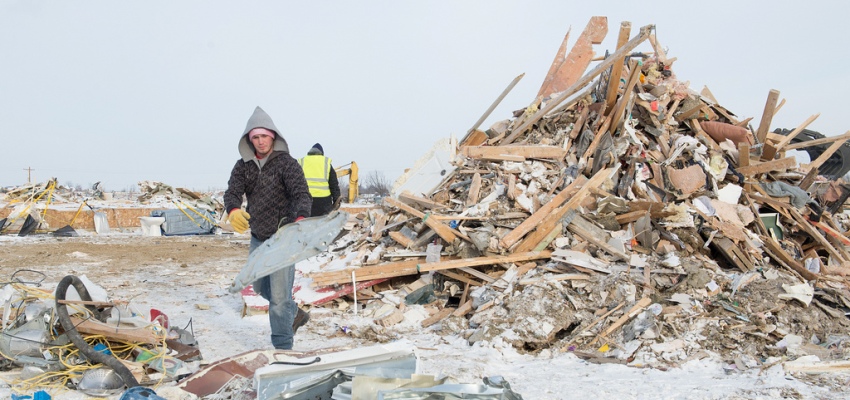 Illinois State student helps with tornado cleanup