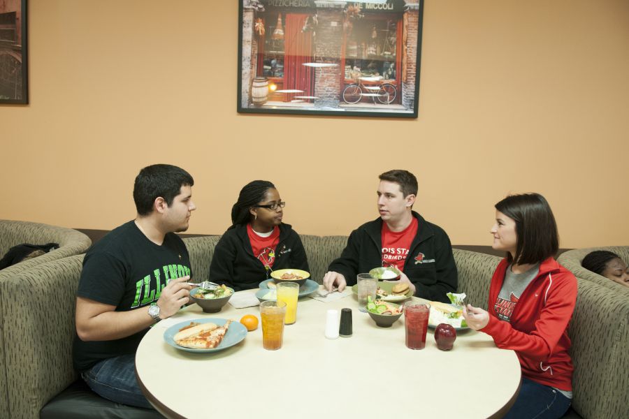 Students dining at Watterson Dining Commons