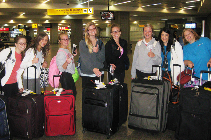 MCN Students at Airport