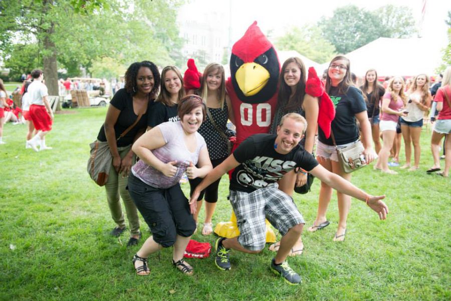 ISU students pose with Reggie