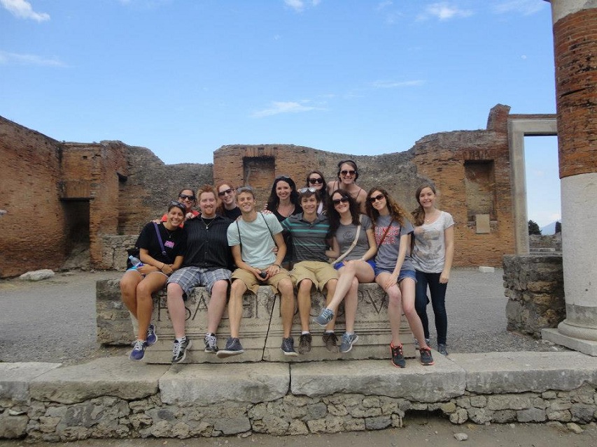 Illinois State University students on a study abroad trip to Italy