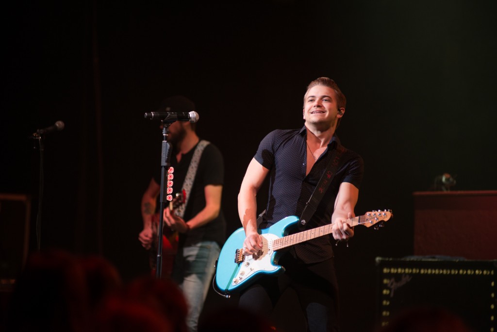 Hunter Hayes performs