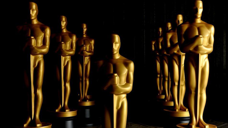 image of the Oscar statues