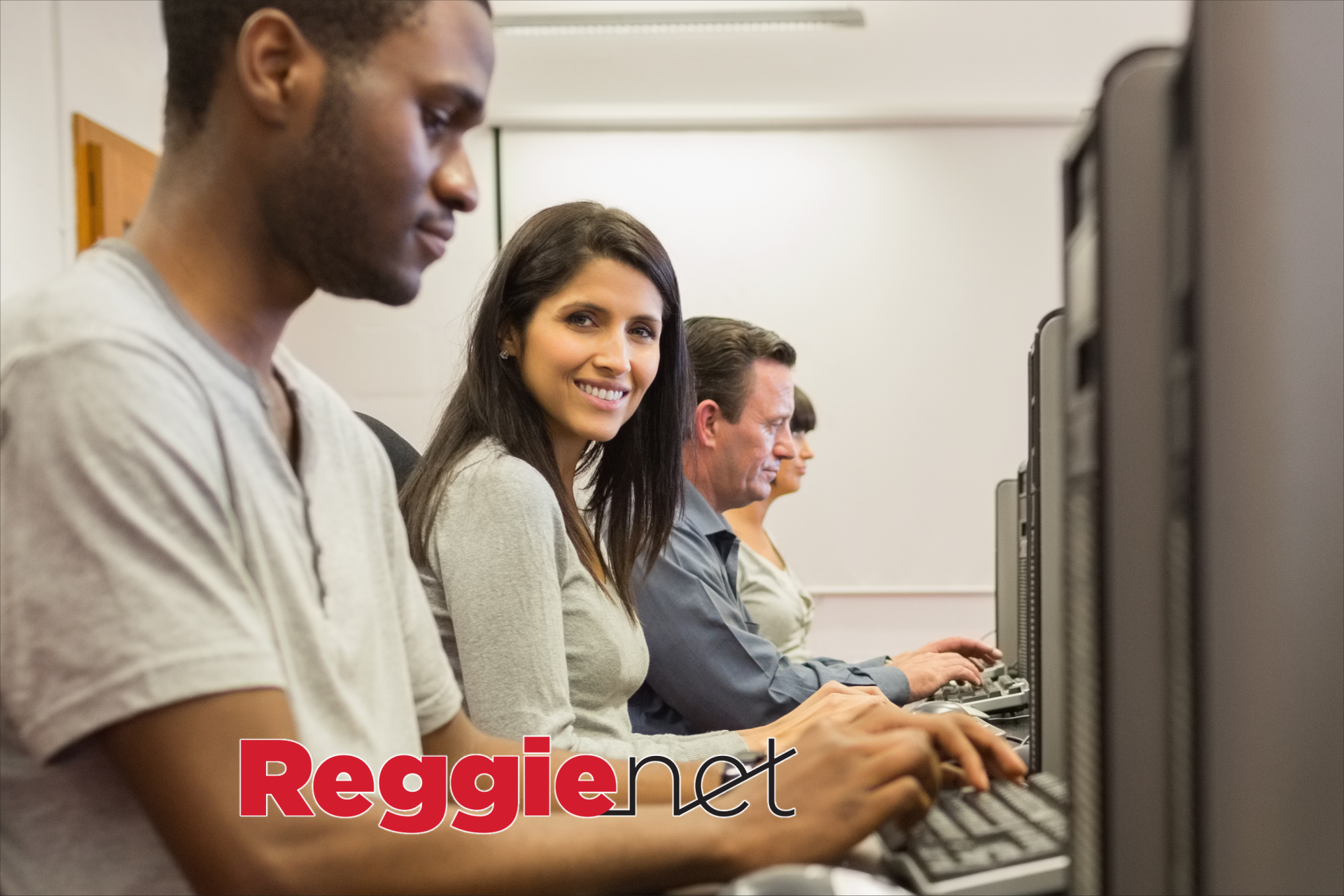 Students using ReggieNet