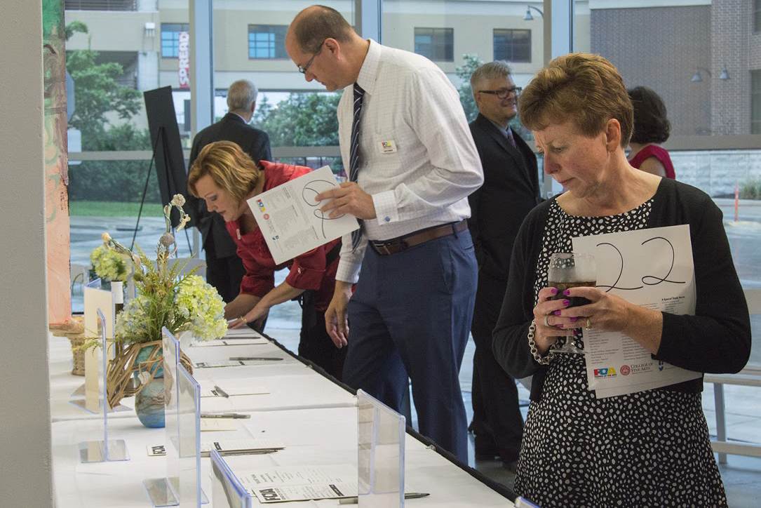Attendees browse at the 2015 Gala at the Gallery