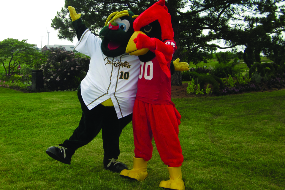 Corny and Reggie pose for pictures at the 2015 alumni night.