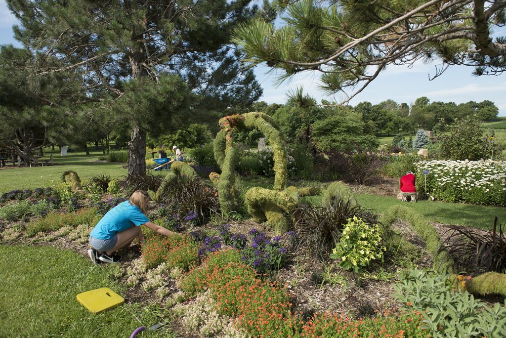 people working at the Horticulture Center