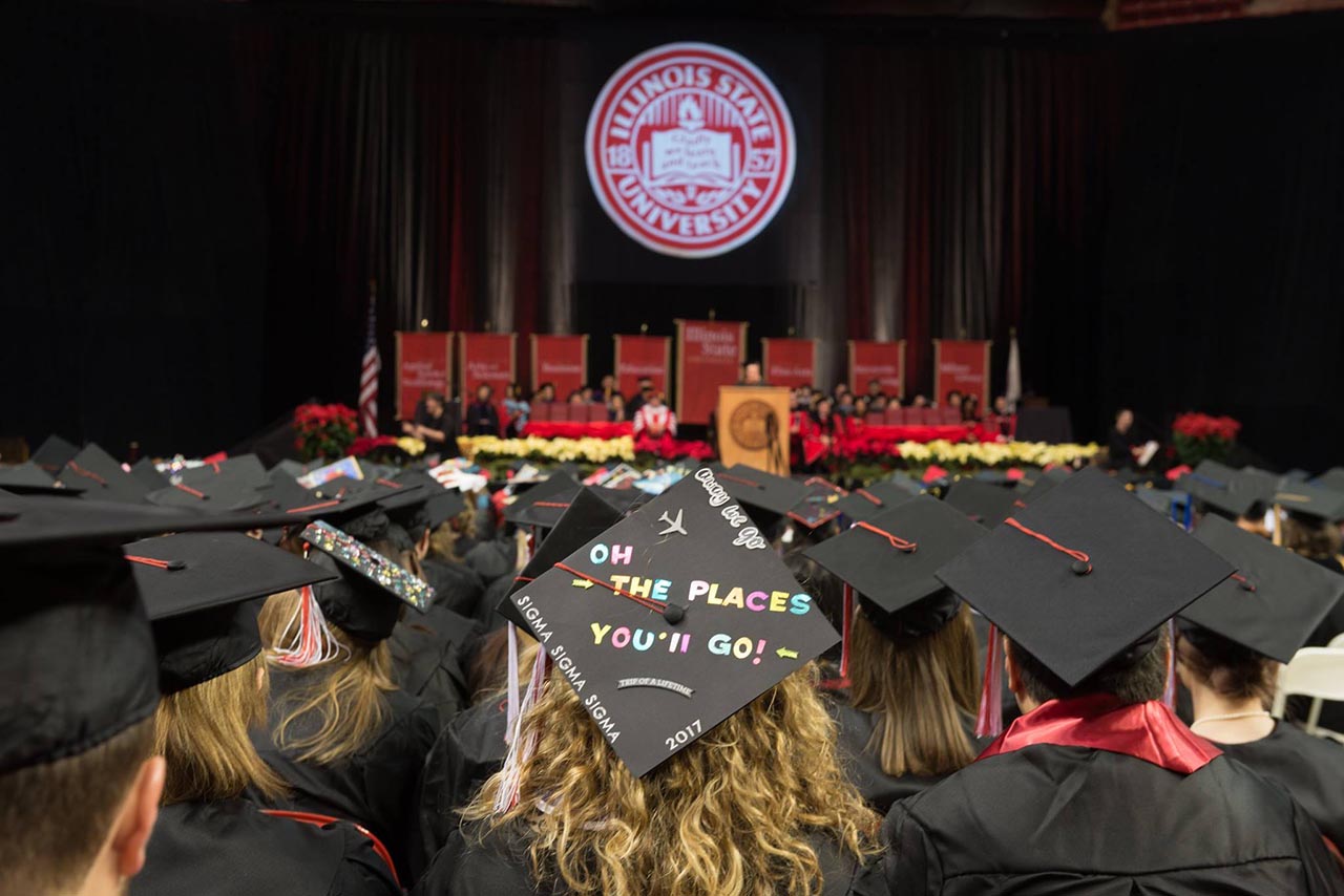looking-back-on-winter-commencement-2017-news-illinois-state