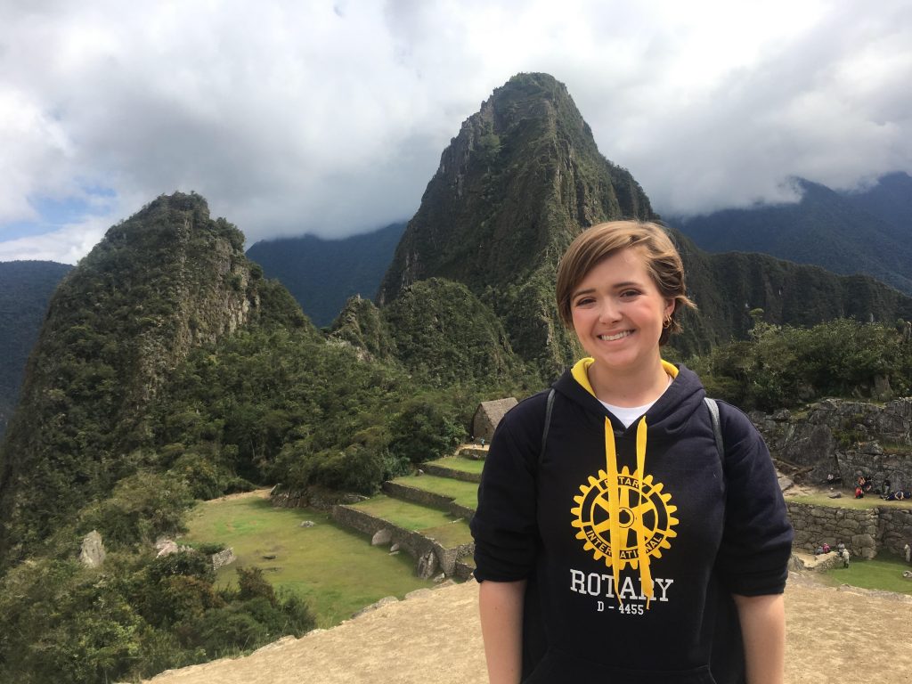 Featured student Sarah Sanders posing for a scenic shot in Peru