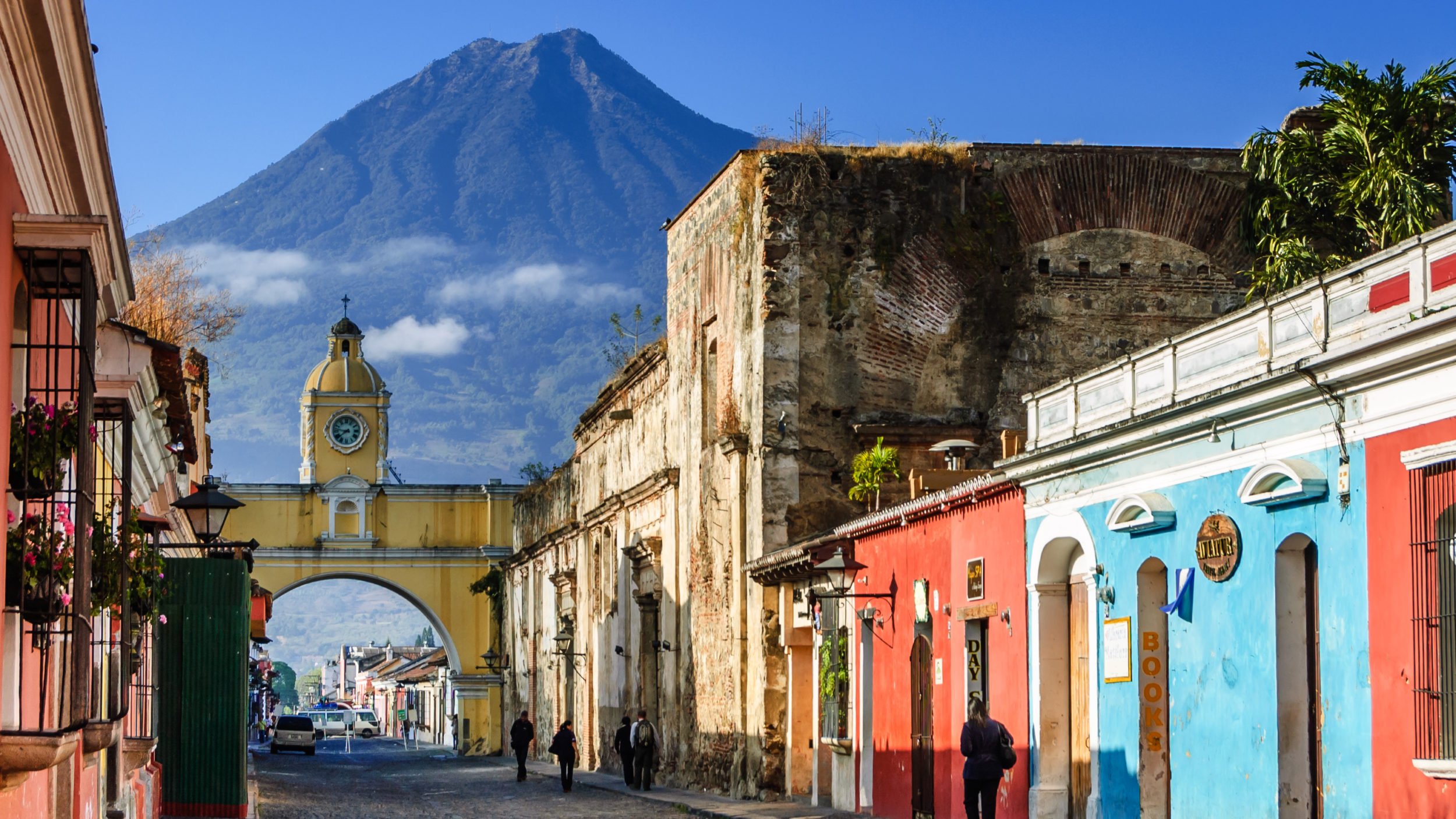 photo in Guatemala showing colonia city and mountain in the background