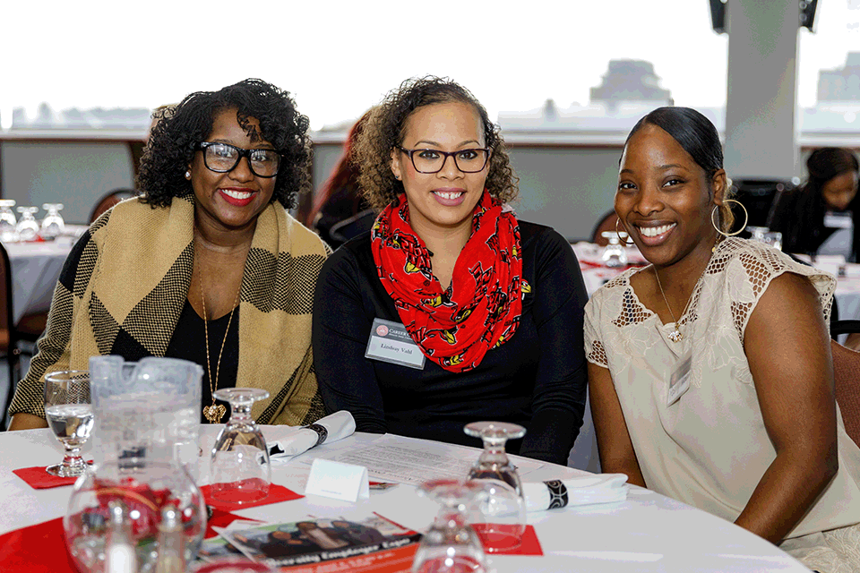students and alumni connect at the Diversity Meet-up