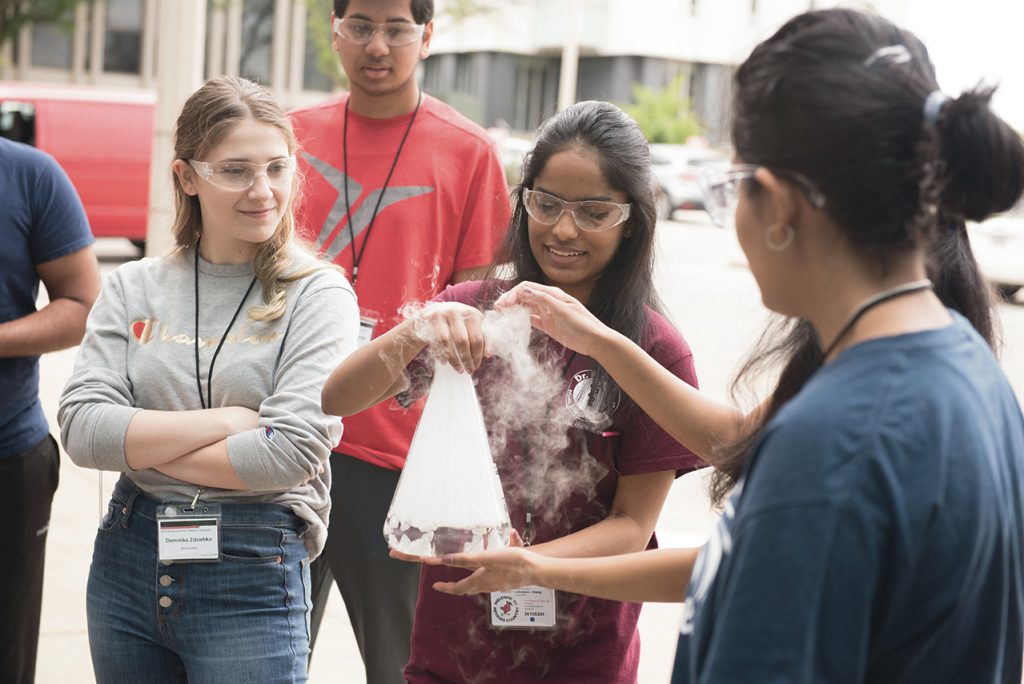 Students participate in the 2019 Illinois Summer Research Academy.