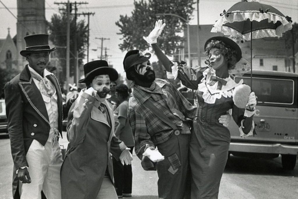 The Gilbert & Jones troupe. Photograph by Kevin Eisenhut. Photo from http://archive.jsonline.com/news/milwaukee/49875812.html