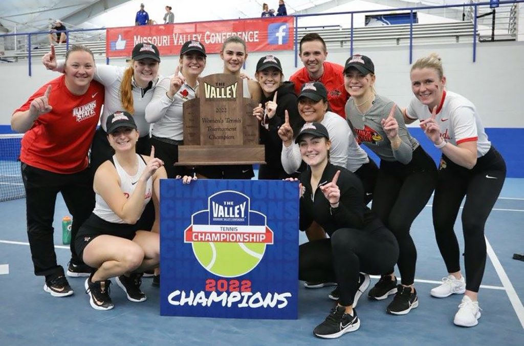 ISU's women's tennis team posing with MVC trophy