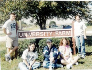 Honors students visit the University Farm