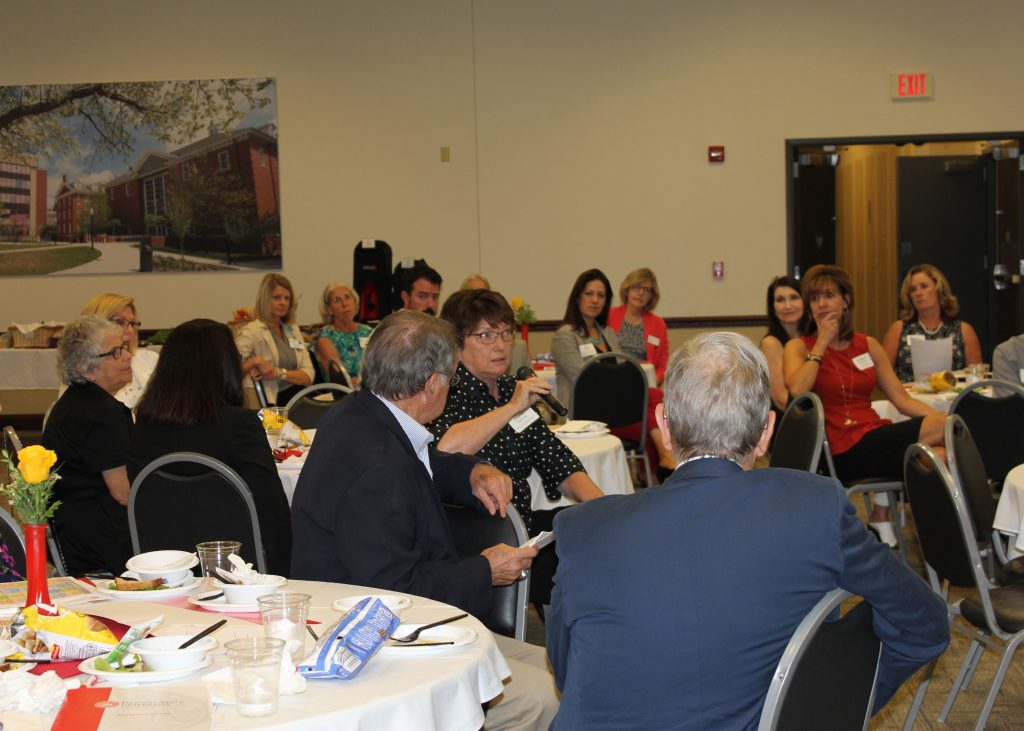 16 leaders from government, social services, education, the arts, and health care organizations attended the Board Representatives Lunch. 